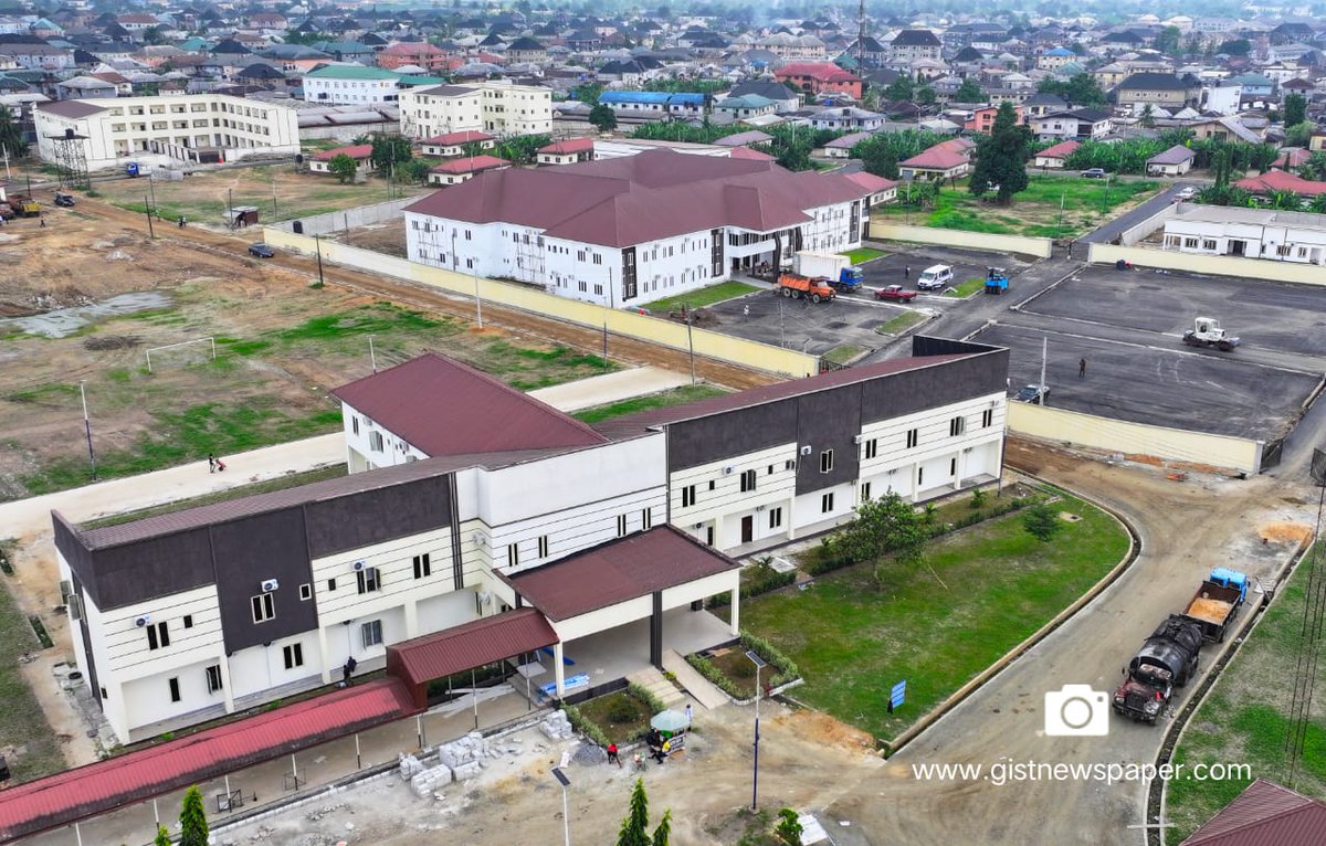 good_da_red's tweet photo. Photos of the Ongoing rehabilitation, expansion and reconstruction of the Neuropsychiatric Hospital in Rumuigbo, an ambitious project initiated by the Governor of Rivers State, Sir Siminalayi Fubara.....@SimFubaraKSC
@Adaeze_Oreh @Big_Sinudo #simworks https://t.co/pjR2BZwaqi