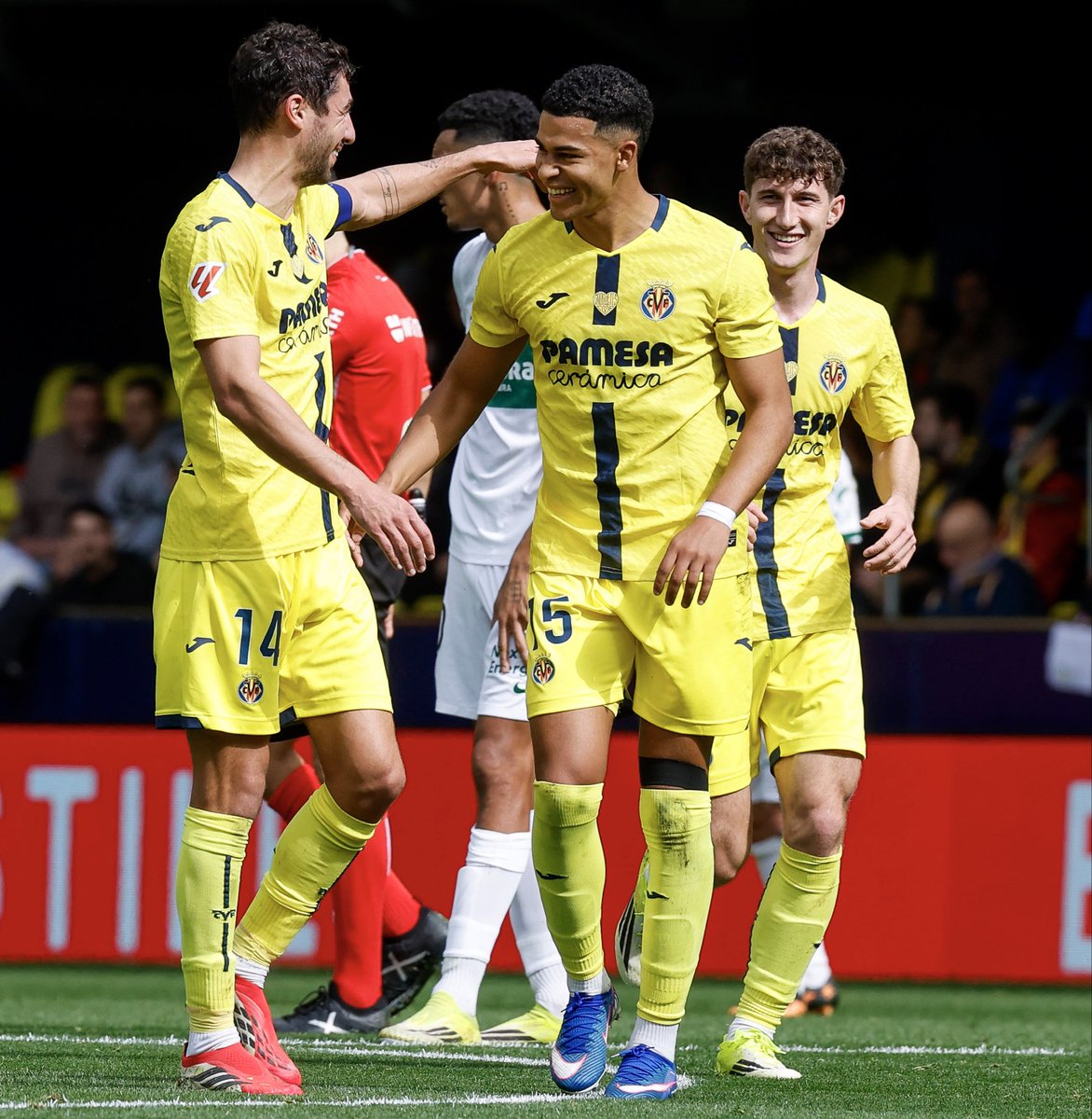 Victoria muy importante para acercarnos a nuestro objetivo.
Muy feliz por poder ayudar al equipo y por marcar mi primer gol con la camiseta del <a href="/VillarrealCF/">Villarreal CF</a> 💛
A seguir trabajando 🫡