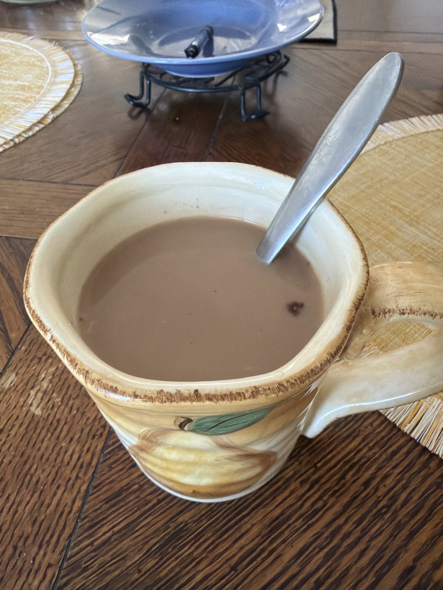 Ashleychrirfv's tweet photo. Coffee time. https://t.co/fUAITGFm9s