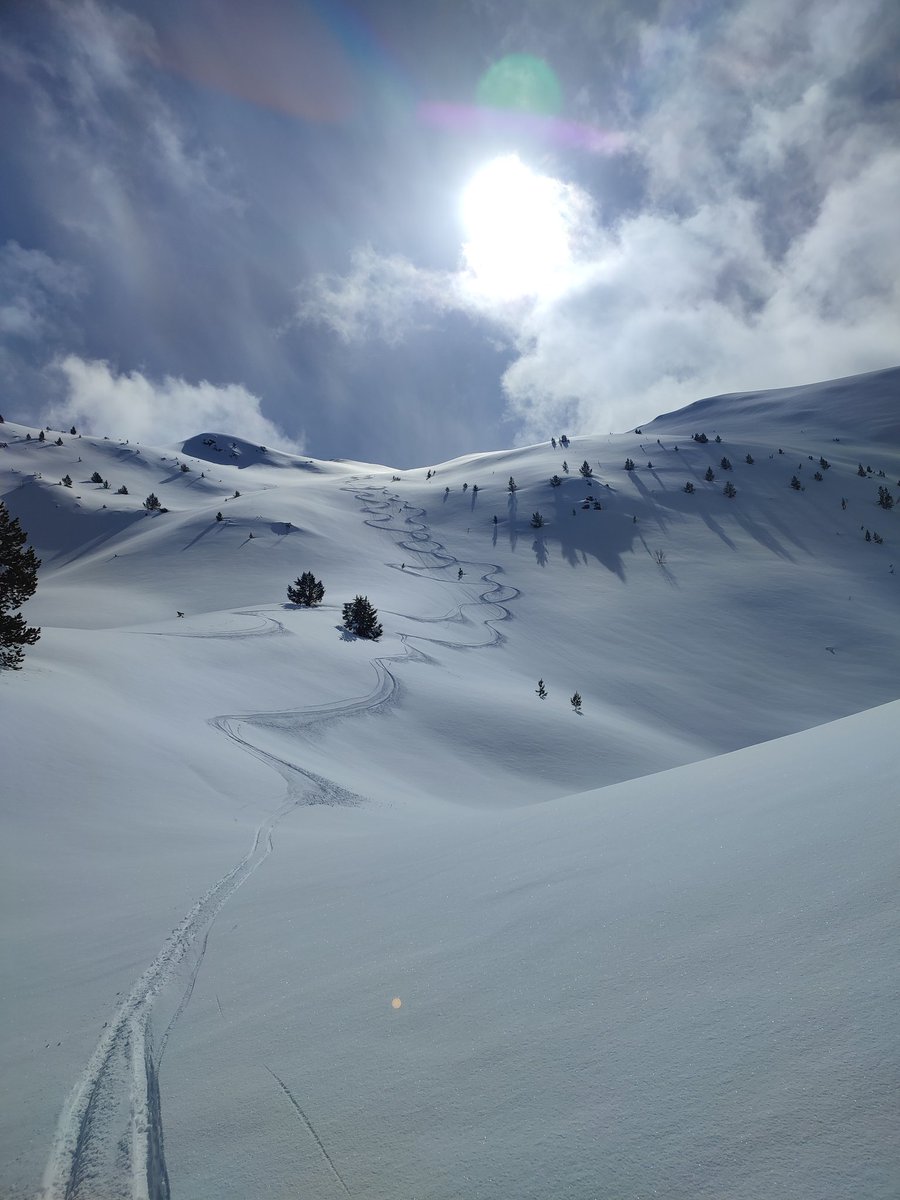 siempremountain's tweet photo. 09.03.26. Vall del Madriu
Bona neu per aquesta vall ❄️❄️❄️ https://t.co/UCrxwm9Bet