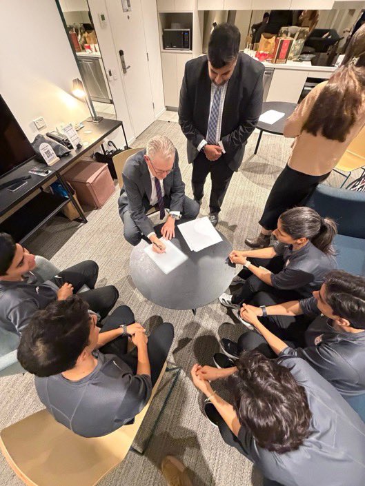 BREAKING 

Five members of the Iranian Women’s football team have officially been granted asylum by the Australian government.

Shoutout to the Iranian-Australian community’s tireless efforts to make this happen and all the journalists who who covered this remarkable story.