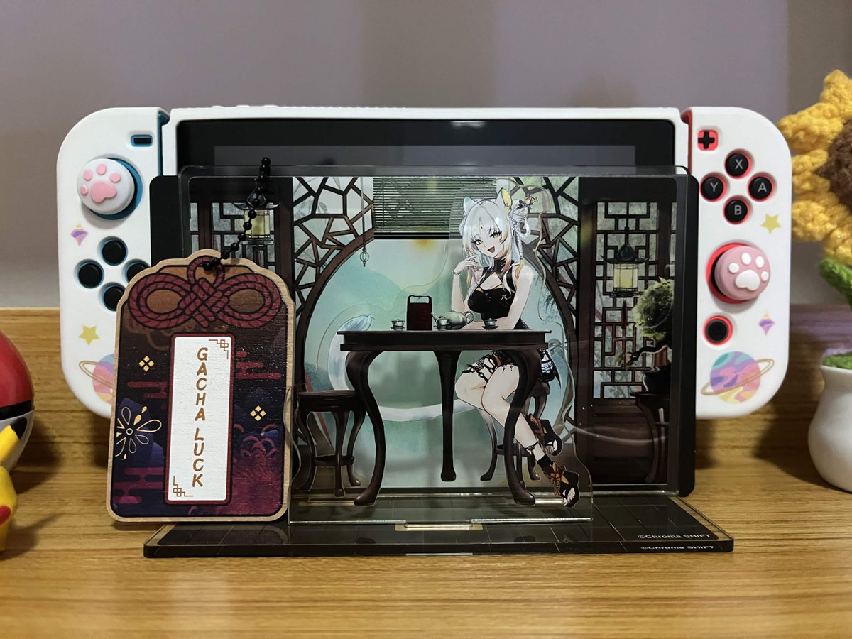 I found the perfect spot for my acrylic diorama 👌😌