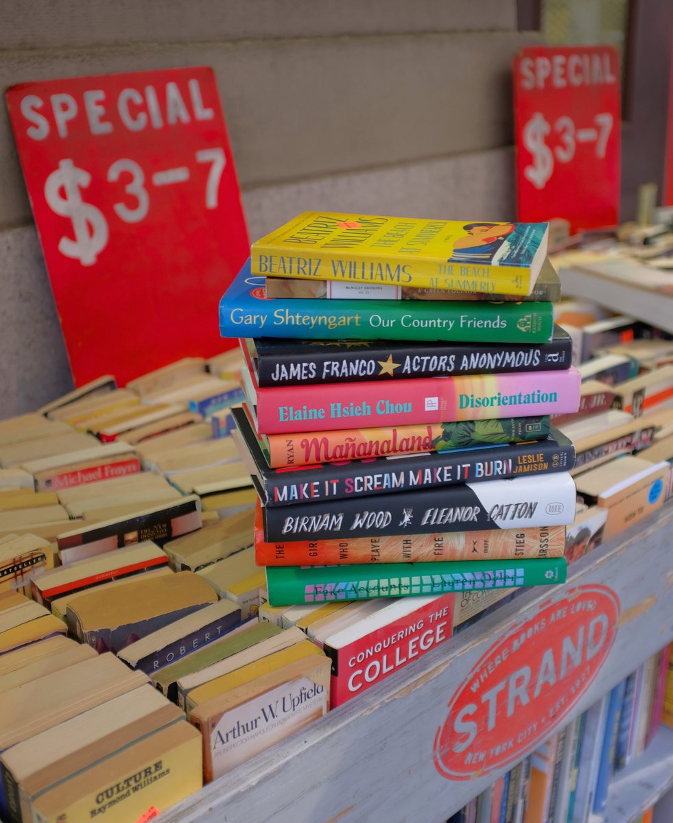 Strand Bookstore tweet media