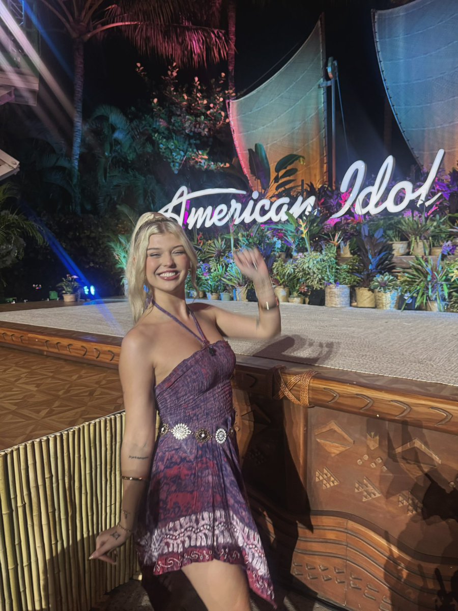 iamlorengray's tweet photo. had so much fun on @americanidol ♡ tune in tonight! 8/7c on ABC, and tomorrow on Disney+ and Hulu #americanidol https://t.co/Jn7AVr0j1m