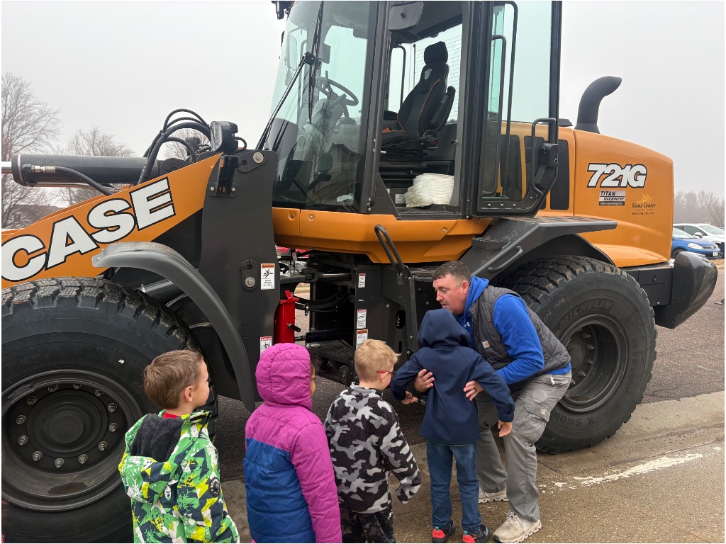 Sioux Center, IA tweet media