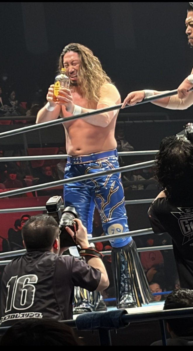 junayeahoh's tweet photo. @ChonoGattemu @njpw_yotatsuji そうなんです。
陽太様観に行ってましたー😁
2人で何回も飲んでて楽しそうでした🎵
普通に飲んでるノブおじは、凄い‼️ https://t.co/sYN6RSwczR