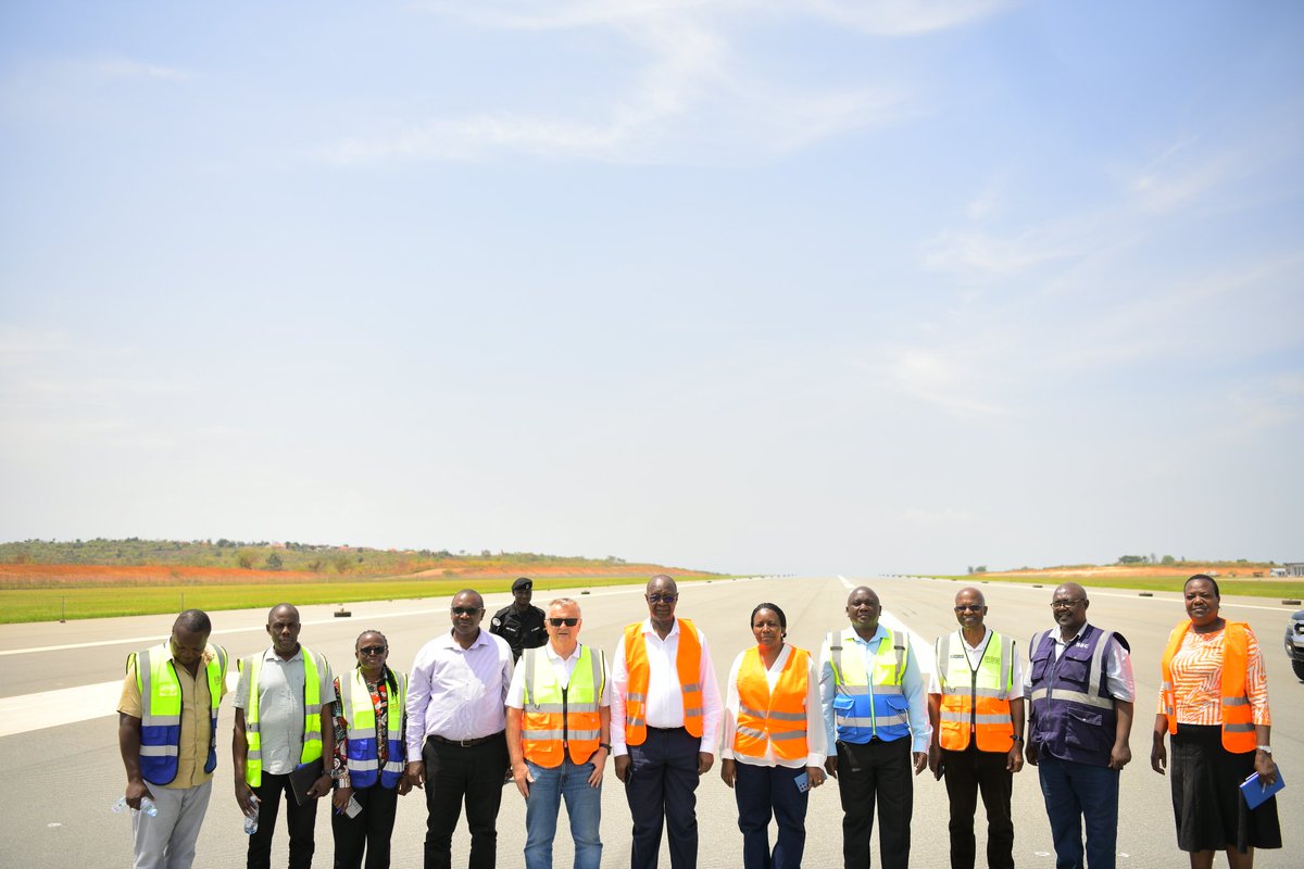 MoWT_Uganda's tweet photo. EARLIER TODAY: Top officials from the Ministry of Works & Transport, led by Permanent Secretary Waiswa Bageya & Under Secretary Barbara Namugambe, inspected the Kabalega International Airport project. ✈️

The project’s main objective is to support the development of Uganda’s petroleum industry, facilitate the transportation of equipment required for the construction & operation of the Uganda Oil Refinery & stimulate agriculture and tourism in Western Uganda.

Physical progress of the works stands at 97.6%.