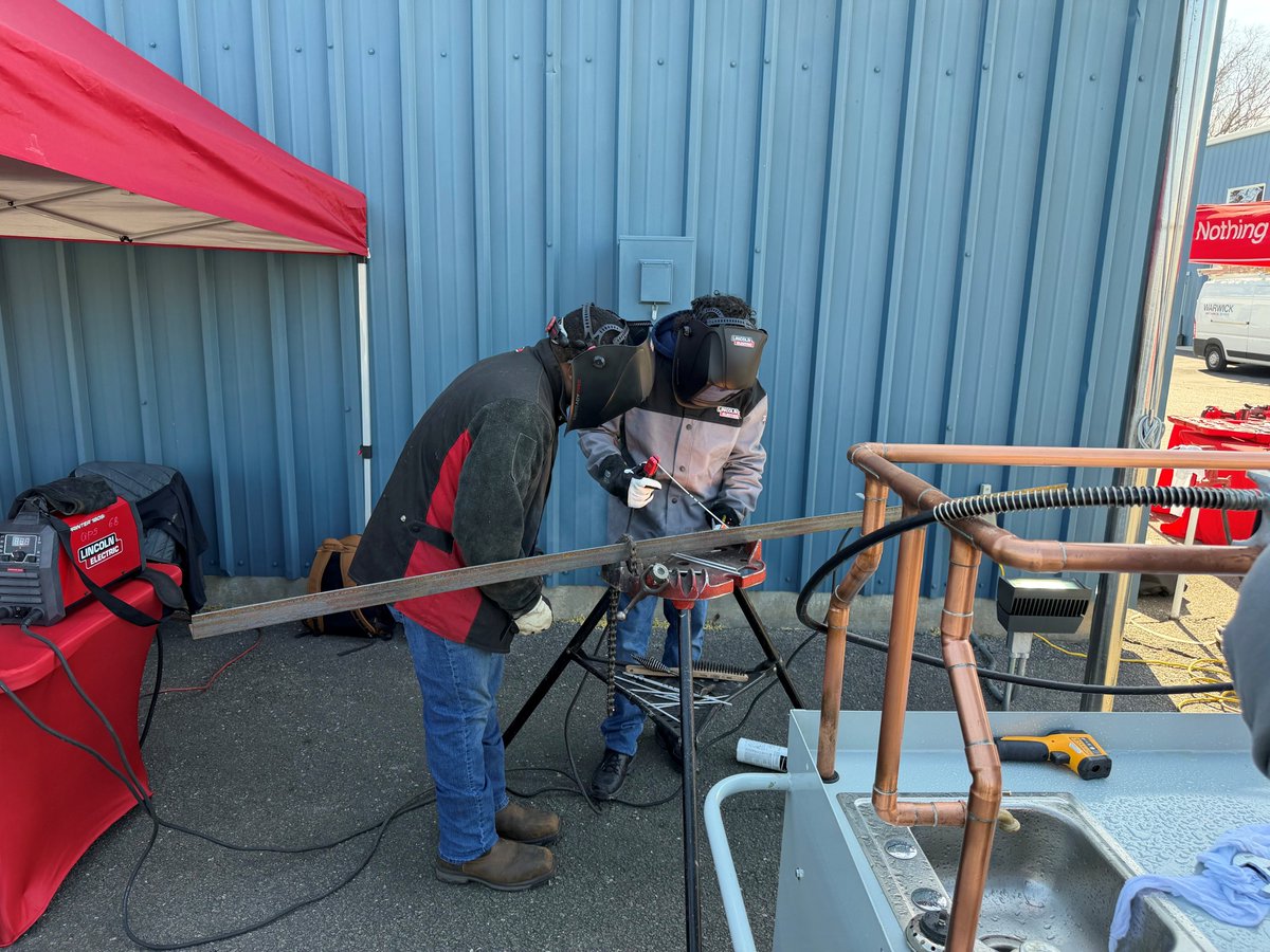 VBTechCenter tweet media