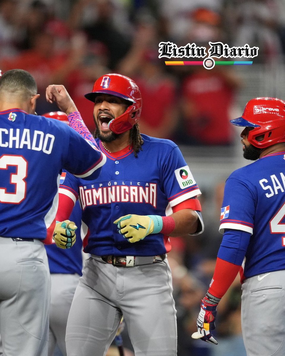 #EnImágenesLD | Fernando Tatis Jr. pegó jonrón con las bases llenas para acomodar a República Dominicana en el marcador. 

El batazo del "Niño" se produjo en la segunda entrada, cuando los dominicanos tomaron ventaja de 5-0 frente a Israel.

#BéisbolListín #ListínDiario
