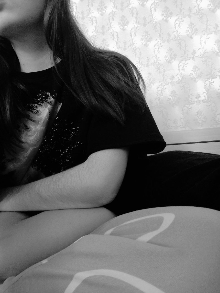 Папочка заставил делать уроки, а сам лёг спать - и где тут справедливость..?

#nsfw #nsfwtwitter