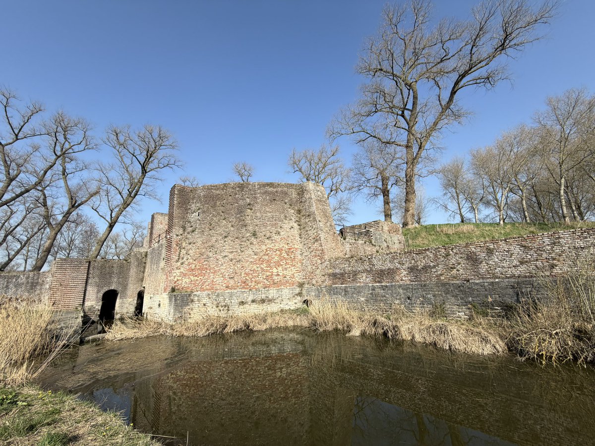 De grommende Camionneur tweet media