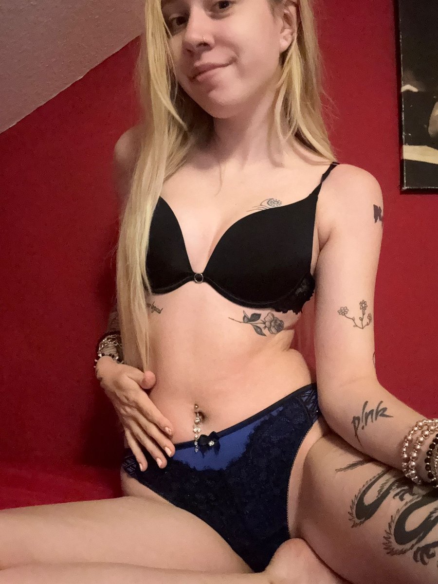 Stina 💛😘 tweet media