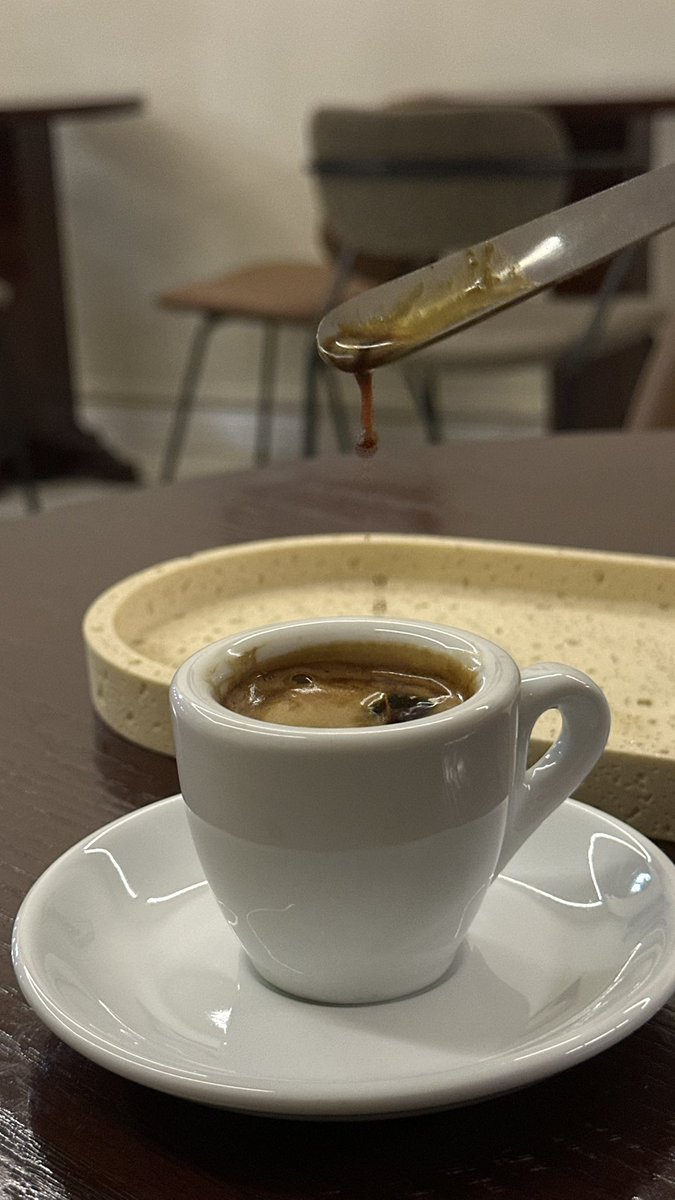 1uuyl's tweet photo. عطوني اللي مرّها ماهو مثل مرّ الحياة
ما  كنّها  الّا  ترفةٍ  يستر  زعلها  زِينها . https://t.co/BgVvObThyi