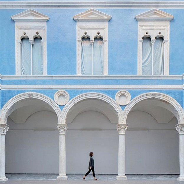 ColeccionMMoret's tweet photo. ...y un magnifico "cortile" de mármol de Carrara traído de Génova. Por último, quiero añadir que bajo esas mismas bellísimas arcadas...SIGUE https://t.co/hfB4jzlrI0