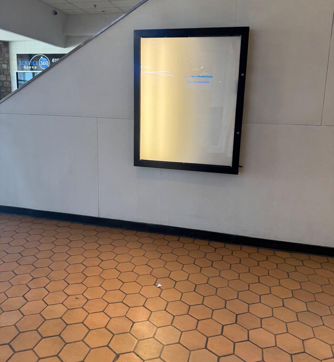 pineapplesIice's tweet photo. THEY TOOK IT DOWN 😭 https://t.co/gTy8qObfGE