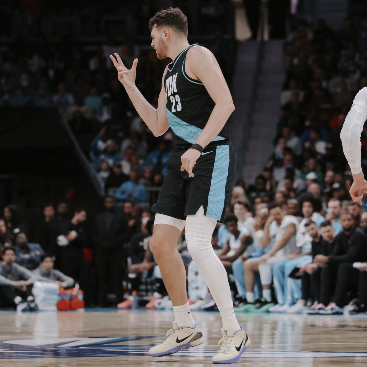 NBA Retweet tweet media