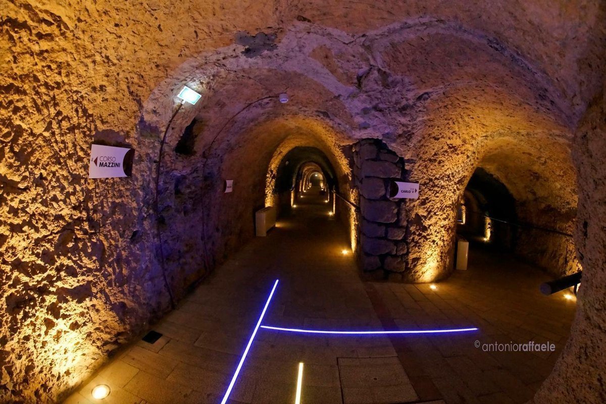 ArteCalabria's tweet photo. Gallerie del San Giovanni a Catanzaro scavate in età Normanna (1058) dove sorgeva il castello per scopi militari e difensivi. Altamente probabile che tali strutture sotterranee fungessero da passaggi segreti interni. Oggi sorge un convento (XV-XVII sec.).
#Calabria #art #heritage https://t.co/3SwNSxnkN9