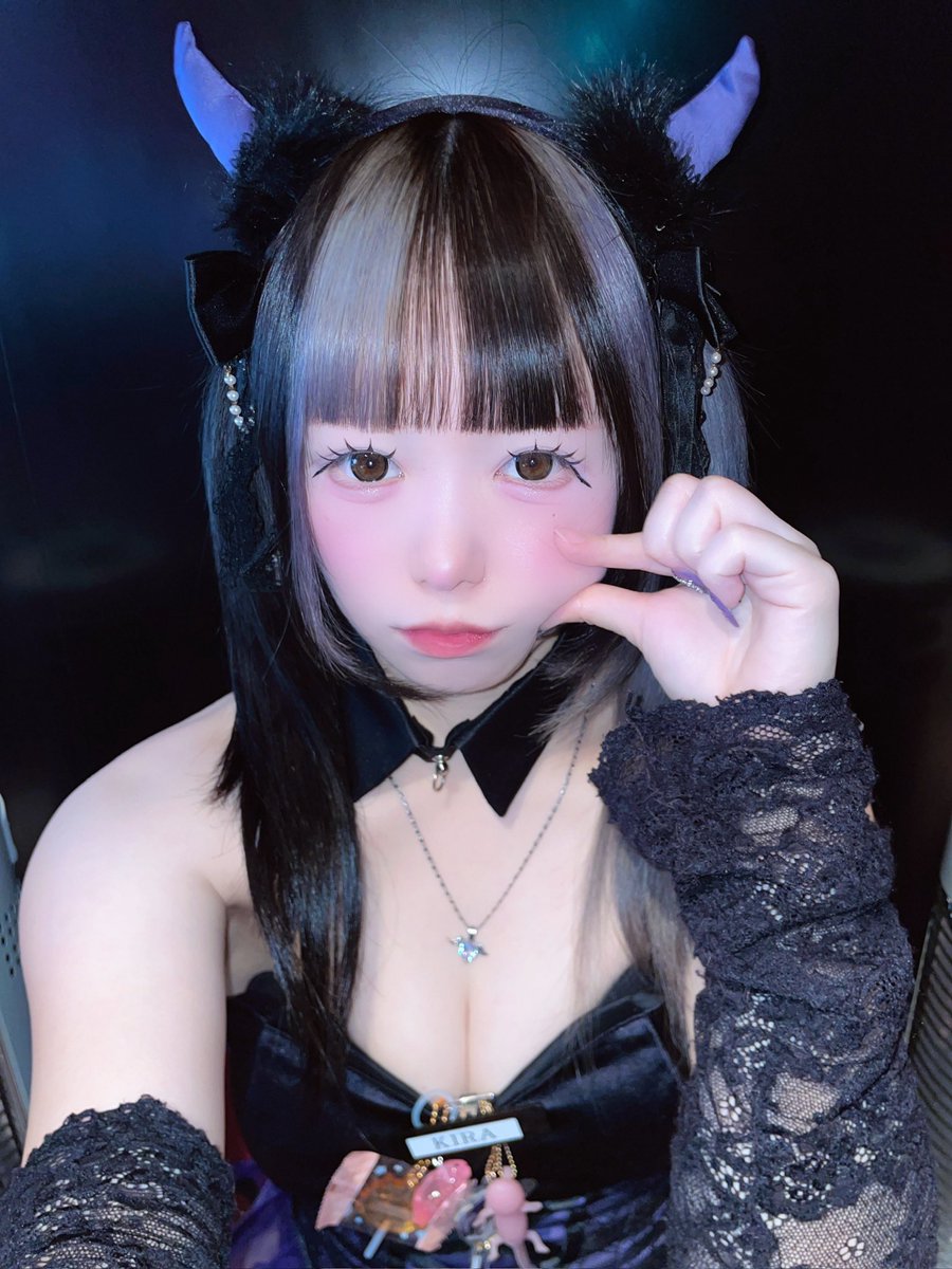Twitterひさしぶり、ただいまᐠ(   ᐢ ᵕ ᐢ )ᐟ
·
 #自撮り界隈  #コンカフェ好きな人と繋がりたい  #いいねでDM
