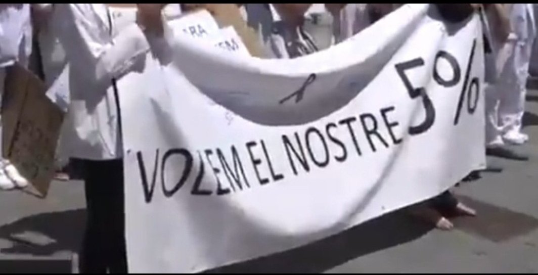 Roxy76052751's tweet photo. @salvadorilla ENS ROBEU 
A NOSALTRES ENS ROBEU el sou,el volem sencer
 @gencat @govern @salutcat @parlamentcat @salvadorilla @SilviaPaneque @PaneMena @aliciarll.Desde 2010, ROBEU a un sector sanitari un 5%/mes ilegalment no fent cas de les pròpies resolucions.Diners hi haper tot.Expoli polític https://t.co/RuWUTyMNh4