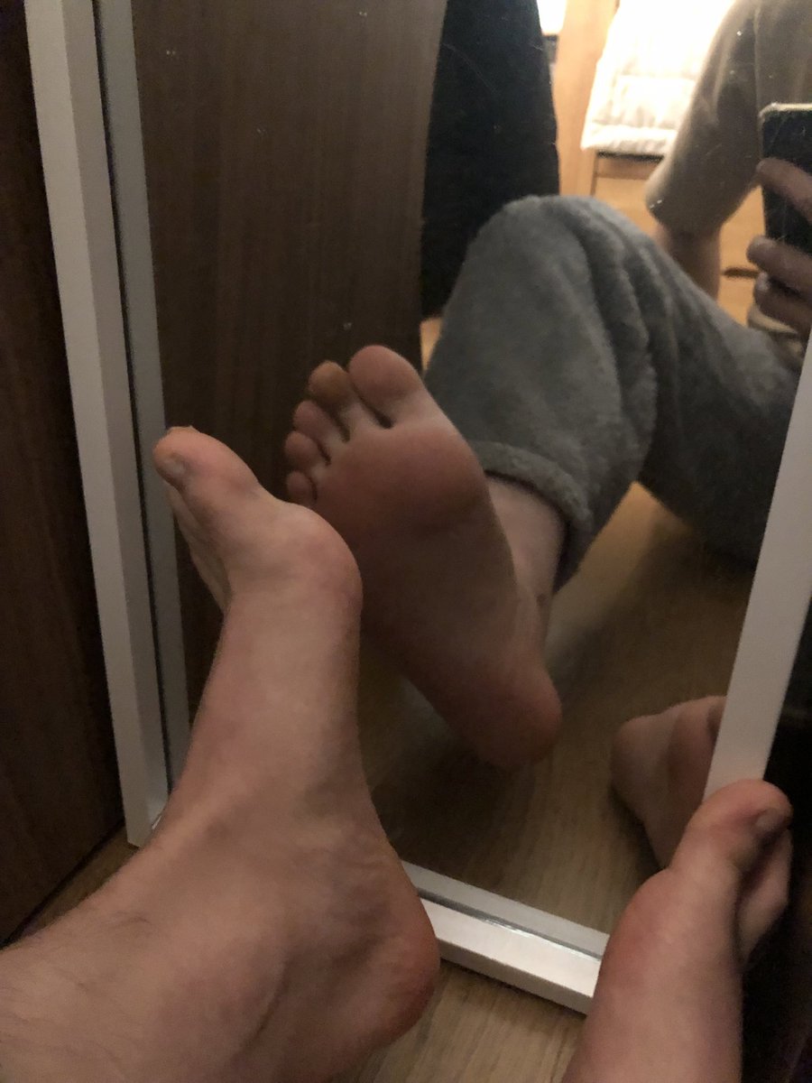 socksfoot_'s tweet photo. 상납할 발걸레들 있나 ㅋㅋ
#발걸레 #���자발 #게이 #페티쉬 #신던양말 #풋잡
#상납 #호구 https://t.co/xPCBiAxEpP