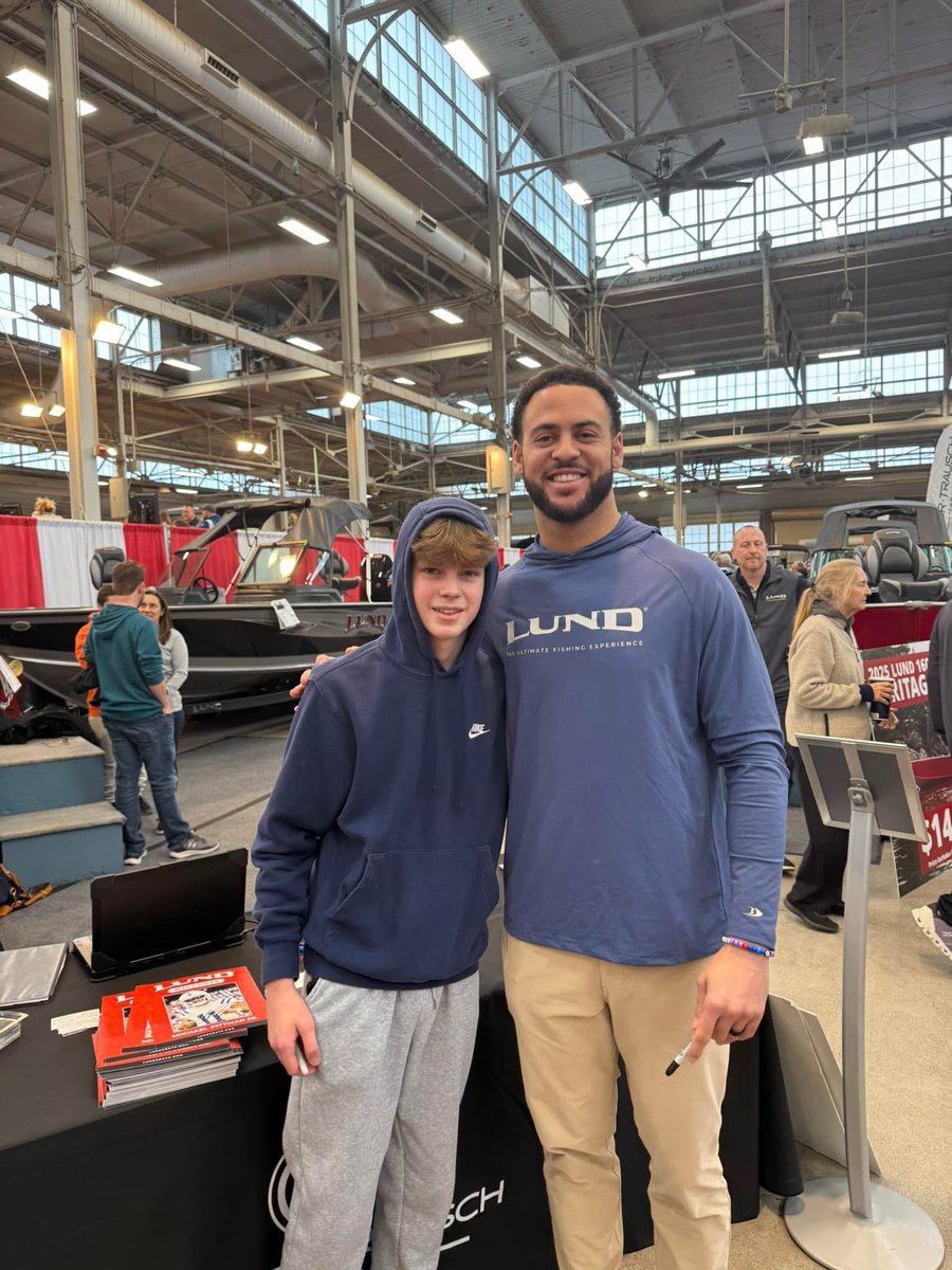 JeffHeaviland's tweet photo. @MikePitt_Jr Damn! Hate to see you go!! Thanks for all the memories in Indy!! https://t.co/Tm6XVbjogB