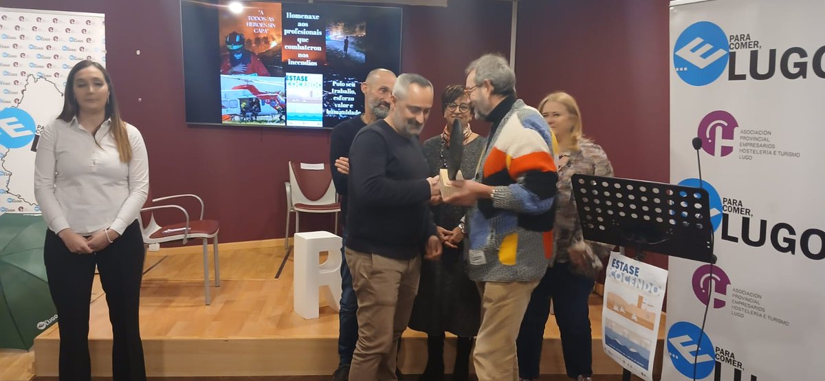 onda0monforte's tweet photo. Máis de 60 establecementos de @MonforteLemos e outros concellos da #RibeiraSacra participan das XVIII Xornadas do Cocido que organiza Apehl @eparacomerlugo. Na presentación foron homenaxeados os brigadistas e persoal que loitou contra os lumes deste verán https://t.co/W2gYF0hi75 https://t.co/hSztWhPfba
