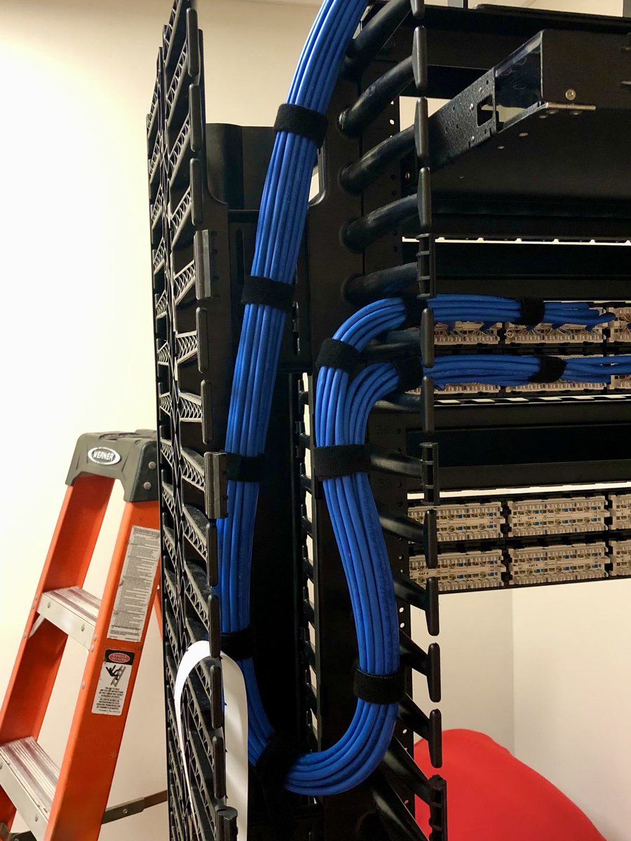 EndSolutionComm's tweet photo. Clean cable management. Built to perform.
#StructuredCabling #NetworkInfrastructure #LowVoltage #DataCabling #esc https://t.co/UmzDQRxxeC