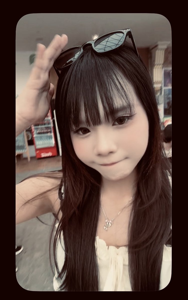 aniq.lype tweet media