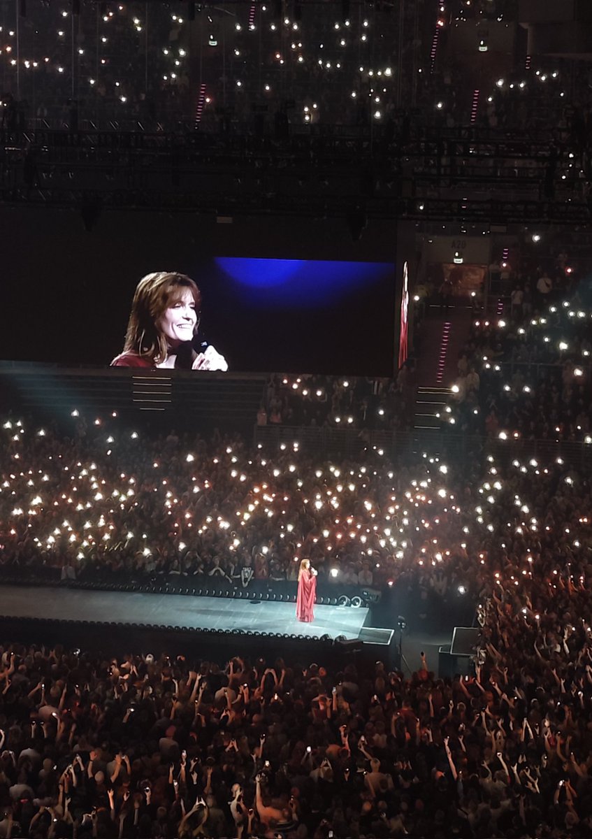 BadlandsXvick's tweet photo. no words to describe witnessing this witch performing https://t.co/OYxow5lGov