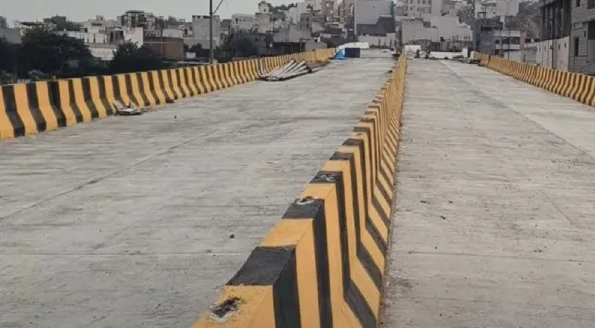 ChennuSridhar's tweet image. #HyderabadInfra #GHMC #Shastripuram #ROB

Hyderabad’s Shastripuram ROB is ready after nearly 4 years of construction and is expected to open soon

• Length: 490 m     • Cost: ₹71 Cr
• Built by GHMC with South Central Railway
• Minor service road works left (likely to finish