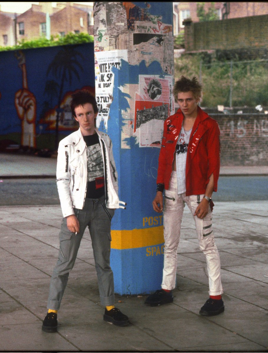 PunkAndNewWave tweet media