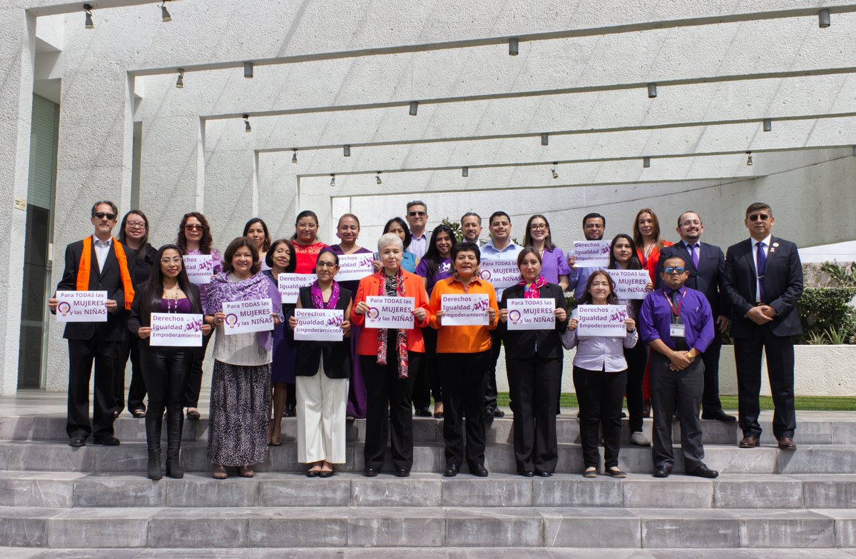 En la <a href="/EmbaMexGua/">Embamex Guatemala</a> trabajamos para garantizar los derechos de mujeres y niñas. 🇲🇽 reafirma su compromiso con la construcción de políticas públicas que aseguren igualdad de género y pleno ejercicio de sus derechos. ¡Es tiempo de actuar! ¡Únete a la acción! 🟣✊ <a href="/banos_elena/">Luz Elena Baños</a> <a href="/SRE_mx/">Relaciones Exteriores</a>