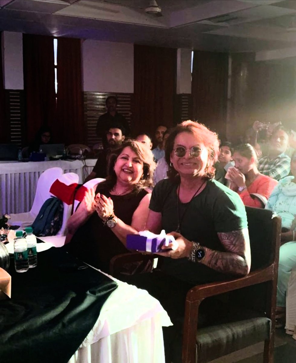 2Blue • Hard Rocker • Hit Maker tweet media