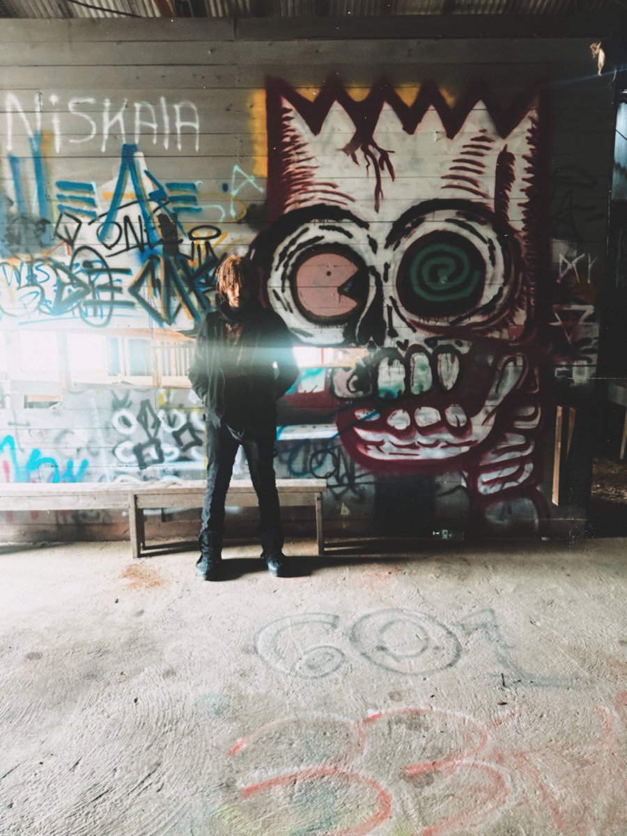 ThankNeno's tweet photo. ThankNeno - CHROME VIDEO OUT NOW https://t.co/9G16VqLCzz