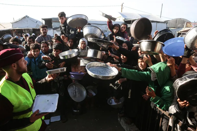 ZaZdzislaw's tweet photo. FAKT! #Gaza została zepchnięta do rangi problemu drugorzędnego, tymczasem ponad dwa miliony Palestyńczyków na oblężonym terytorium pozostaje uwięzionych w niezwykle niestabilnej sytuacji humanitarnej i politycznej https://t.co/HBI9aZMiOX
Tak wygląda #paxTrump dla #Gazy! https://t.co/8Cfxo29uM7