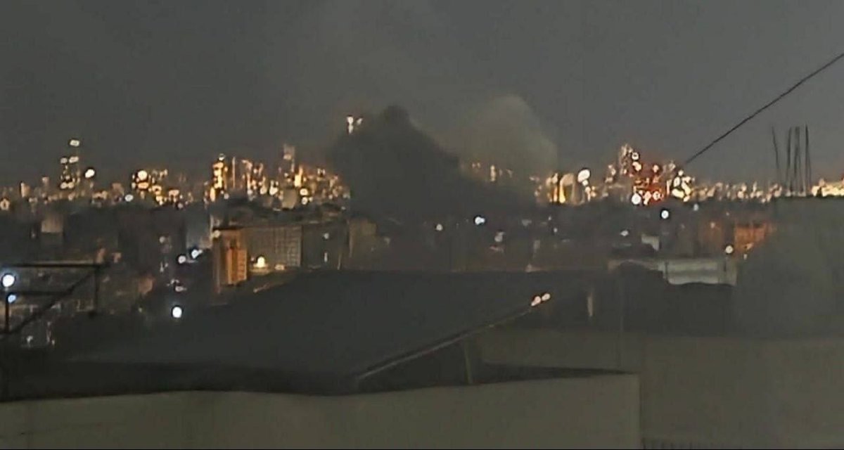 Bordersandbombs's tweet photo. 🚨Breaking: Airstrikes in Beirut’s Dahiyeh

#Israel #Lebanon
Airstrikes reported in the #Dahiyeh area of #Beirut.
#IranIsrealuswar https://t.co/3O9s6GAXhz