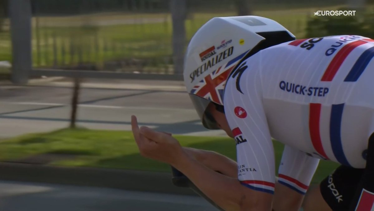 laflammerouge16's tweet photo. The improper conduct in question might be this.

#TirrenoAdriatico https://t.co/Q3xcwK5dWu