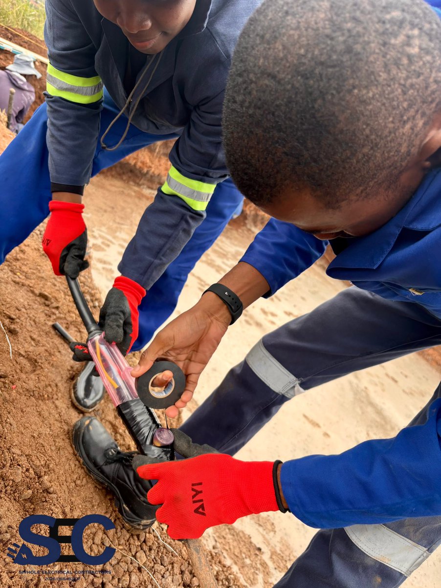 sitholeelectric's tweet photo. Precision cable jointing with an MX2 cable joint kit ⚡ Built for safety, durability, and professional standards.
#Electrician #SEC #LouisTrichardt https://t.co/7S5D22d4Mx