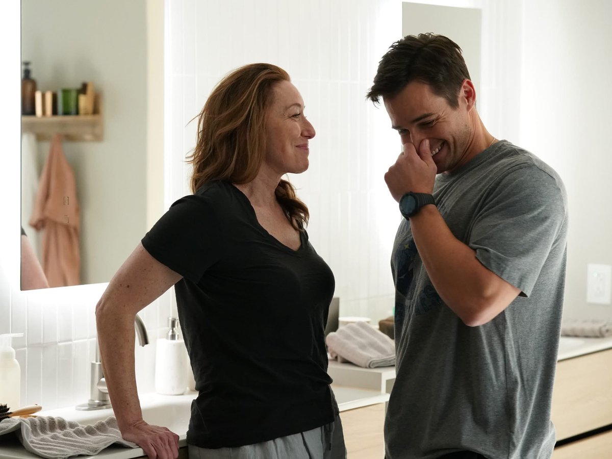 new behind the scenes picture of Molly Parker and Jon-Michael Ecker! #Doconfox