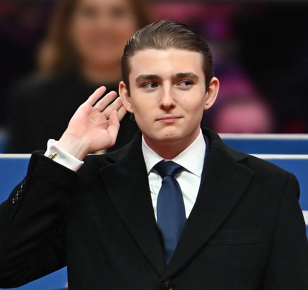 NP__Oficial's tweet photo. 🚨 BREAKING NEWS l O jornal alemão Bild afirma que milhares de americanos estão online pedindo que Barron Trump, o filho mais novo de Donald Trump, seja recrutado e enviado para lutar no Irã. https://t.co/fRbIeiPxbL