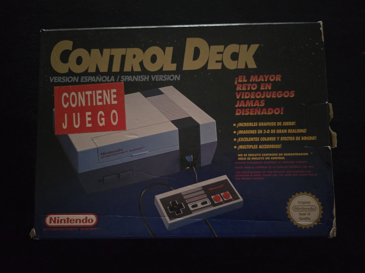 tatianacm18's tweet photo. ¡Bienvenida a casa! 🎮 En pleno 2026 ❤️🔥 Nos invadió el modo nostalgia, llevaba tiempo buscado una en buen estado y con caja, cuando por fin se ha dado 💥 así que ya tenemos una Nintendo NES, versión española 👋 ahora a disfrutarla mucho 💯 #Nintendo #NintendoNES #ControlDeck https://t.co/Uiw1FxSmqu