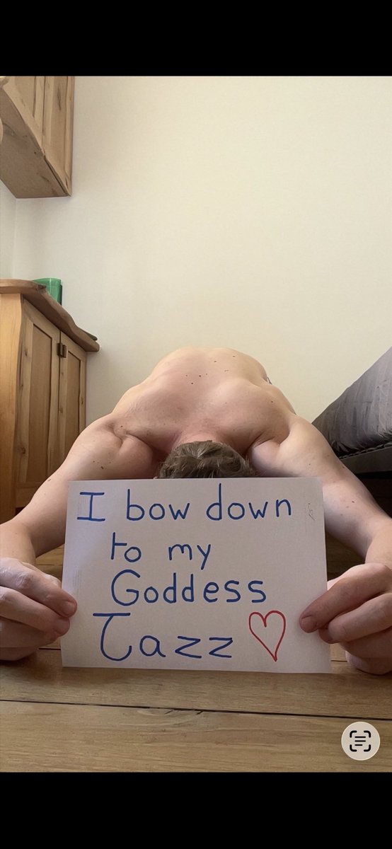 Jazziology_'s tweet photo. Meine Subs sind anscheinend alle etwas dumm. 
Egal, guckt euch den an. 😂😂😂 

#sub #servant #slave #worship #worshipping #submissive #freetask #billig #sklave #hure #hurensohn #degradierung #humiliation https://t.co/4GIc9AVdko
