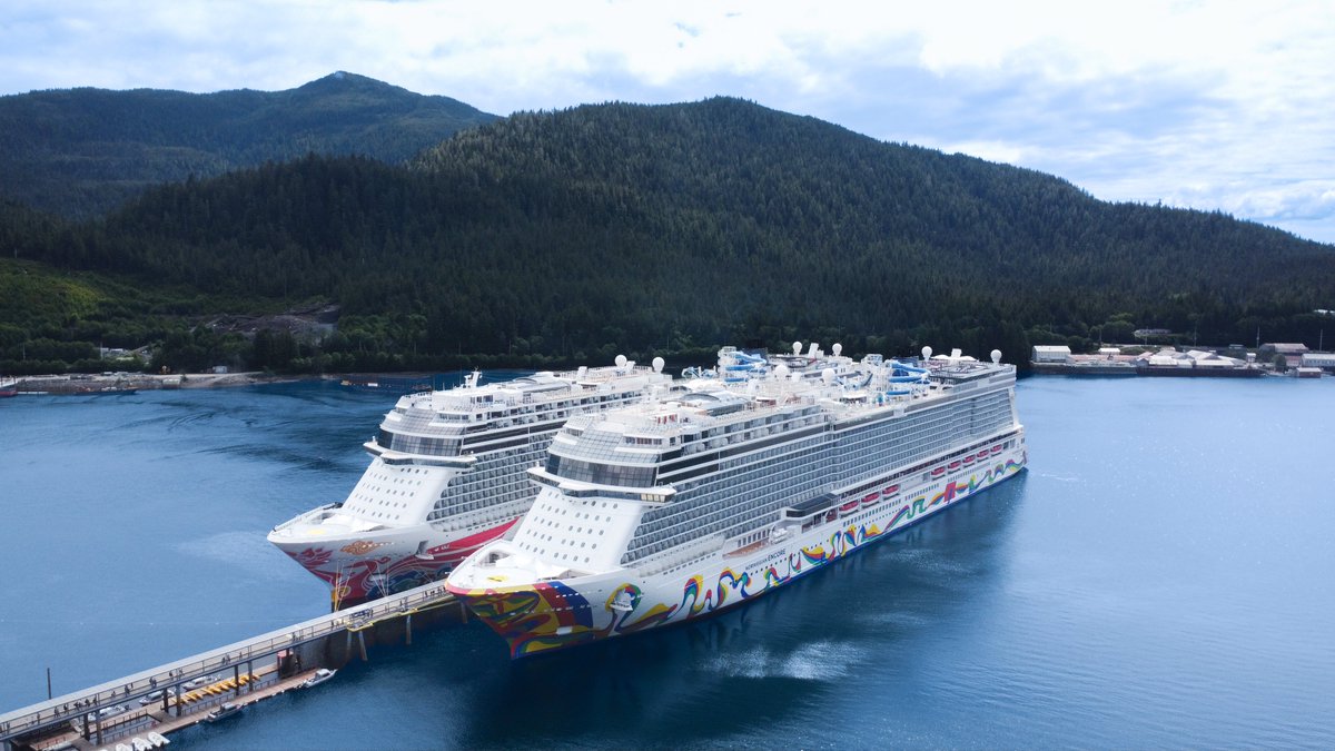 NorwegianBrasil's tweet photo. Em sintonia 👯‍♀️ #CruiseNorwegian https://t.co/qmWeqLSzYV