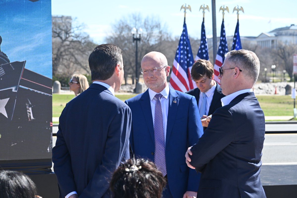 Brendan Carr tweet media