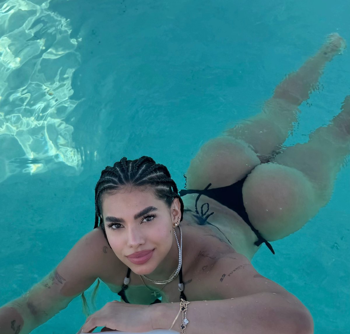 Cuando uno admirar el alma y los buenos sentimientos de cada persona, asi podremos ser felices.