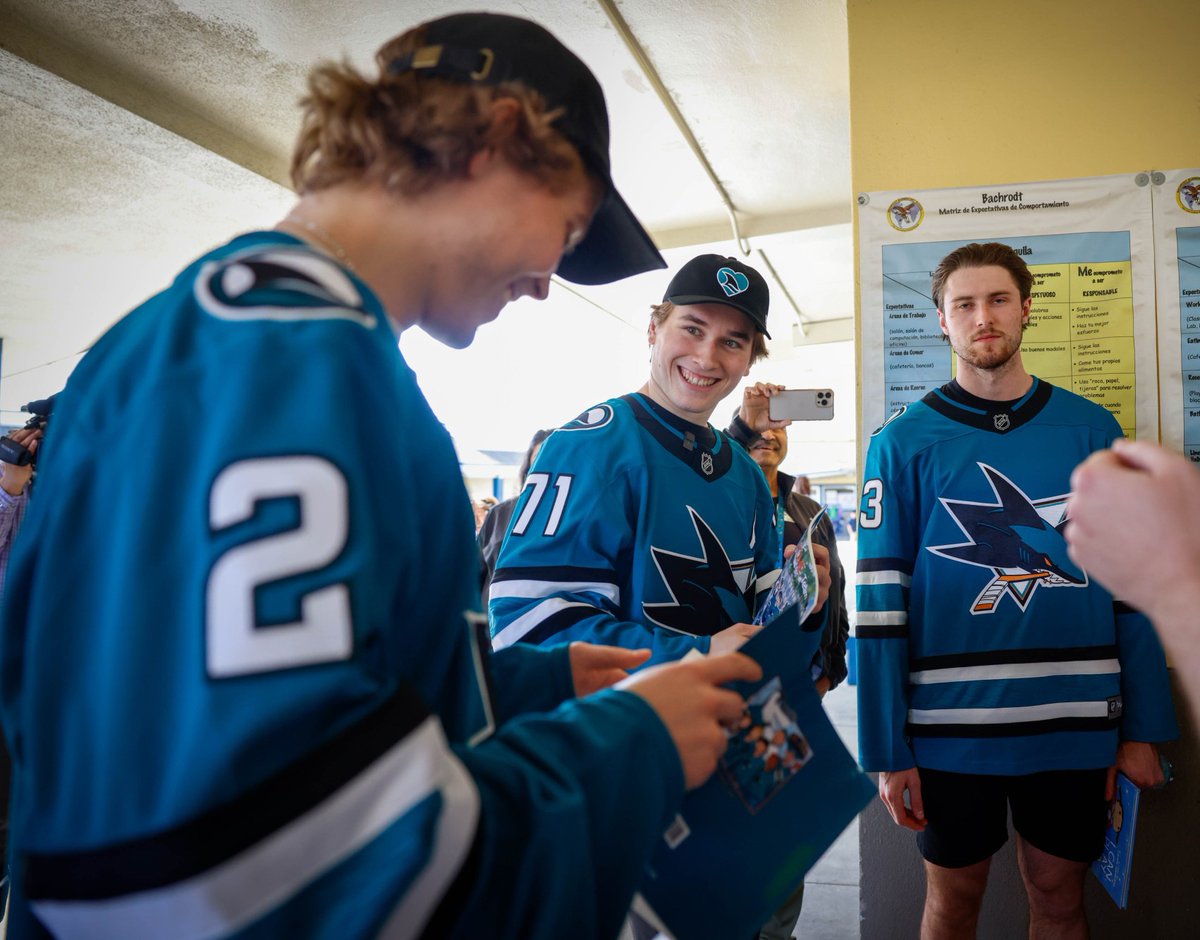 sharksmilebrini's tweet photo. he sighed knowing he'd have to third wheel https://t.co/Iwpw726Evk