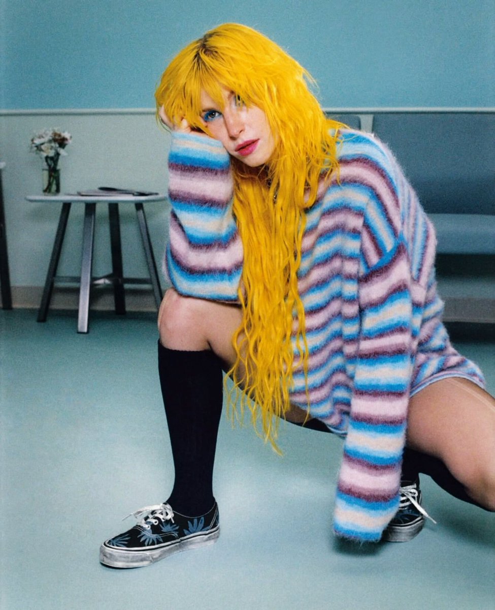 imaIiabiIityx's tweet photo. hayley and vans are a match made in heaven. love this shoot https://t.co/uVn0JvVNJ5