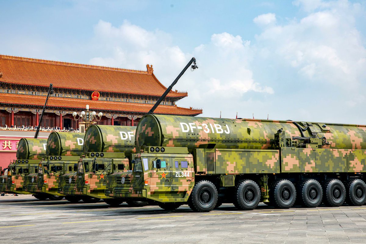 🇨🇳☢️🇺🇸 BREAKING: China is preparing for a nuclear war, rapidly increasing its nuclear arsenal and placing startegic weapons on alert. 

— Wahington Post