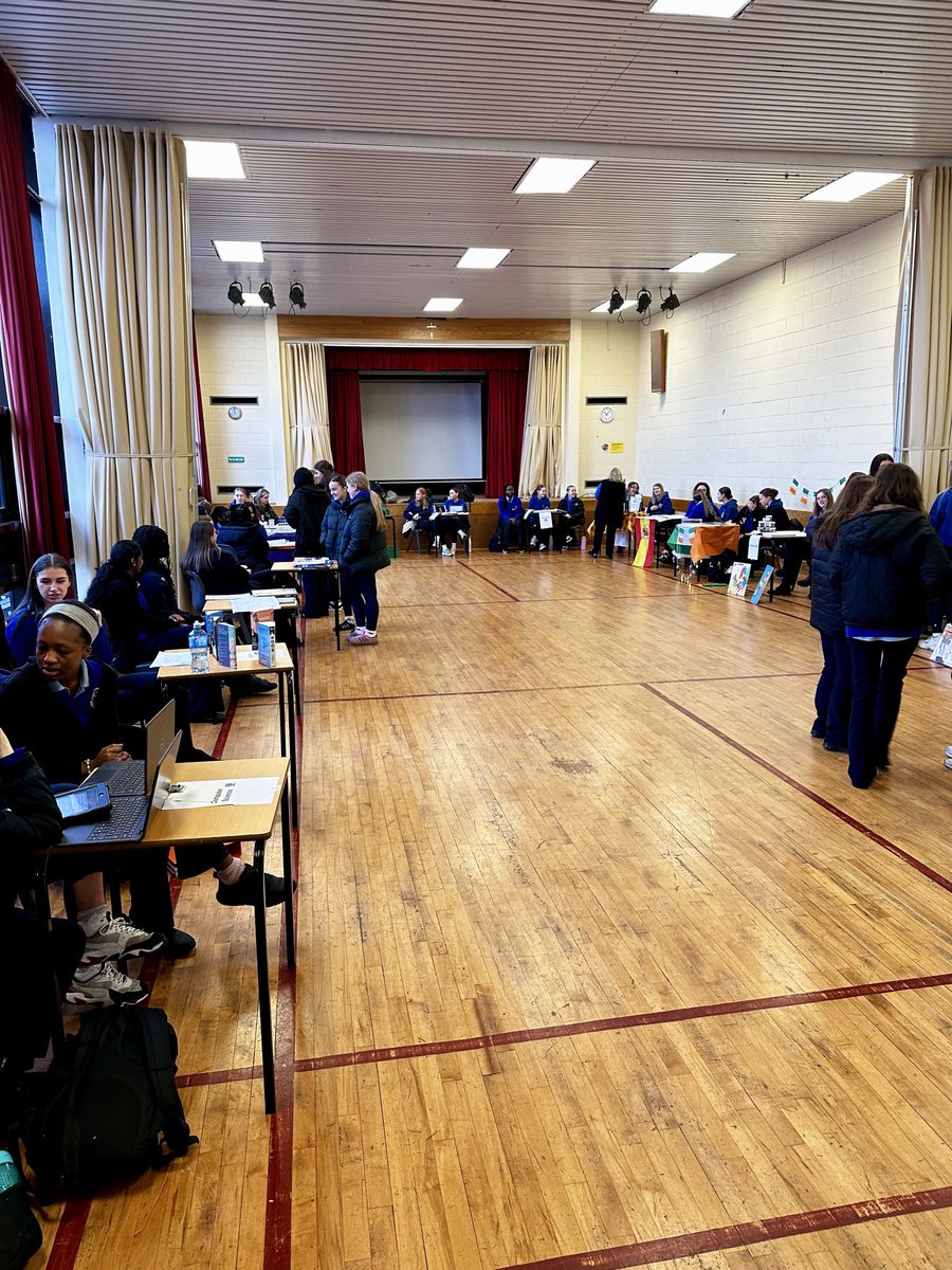 MeanscoilMhuire's tweet image. Many thanks to the teachers and all the student representatives for giving their time and expertise. 👏🏼

#SubjectOptions #SeniorCycle #LeavingCert #LCA