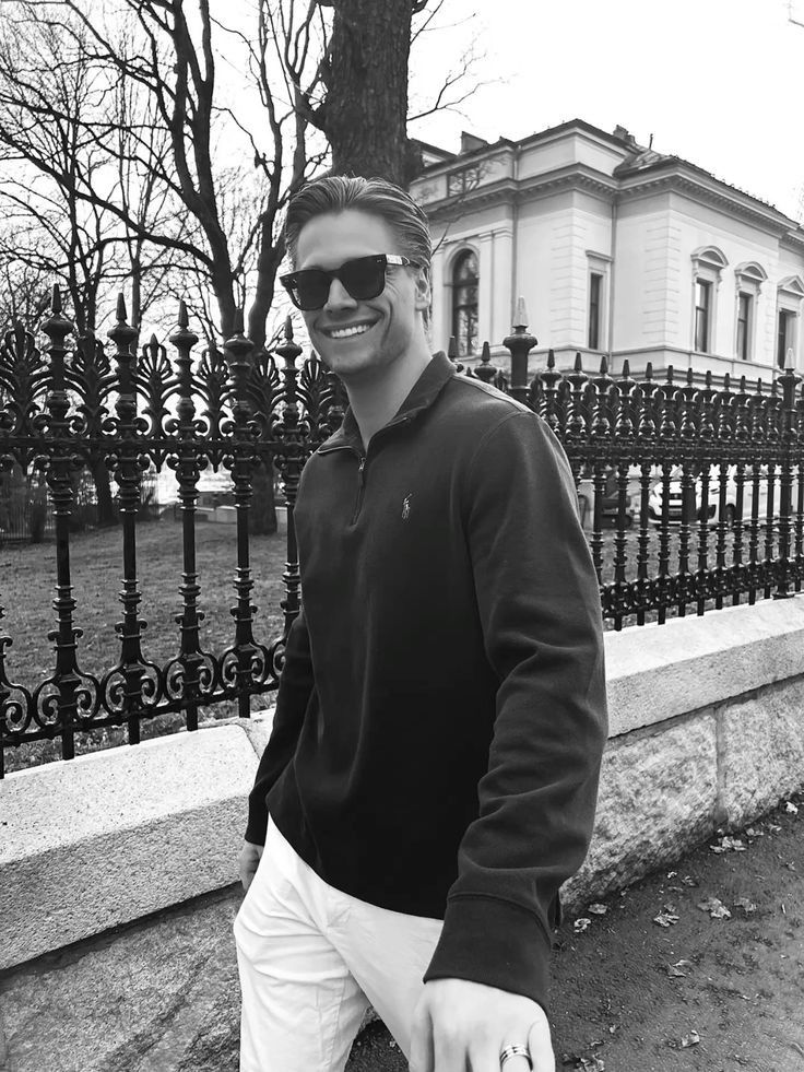 Vedenyo's tweet photo. Не стойте на пути человека с мечтой. Его мечта может оказаться гораздо сильнее своего хозяина. 

Do not stand in the way of the one with a dream. His dream may end up in being much stronger than its owner.

#случайныемысли   #афоризмы #quotes https://t.co/r1xa8rcffd